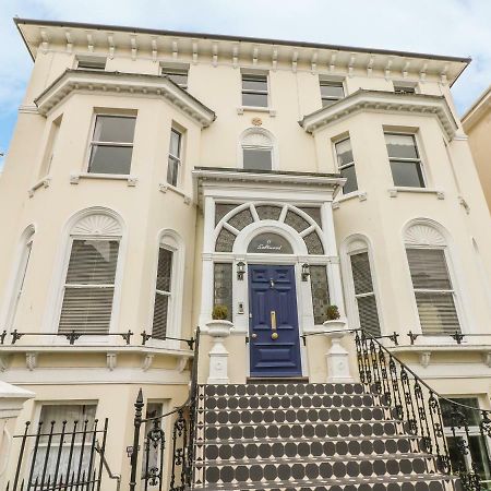 Saltwood Apartment Eastbourne Bagian luar foto