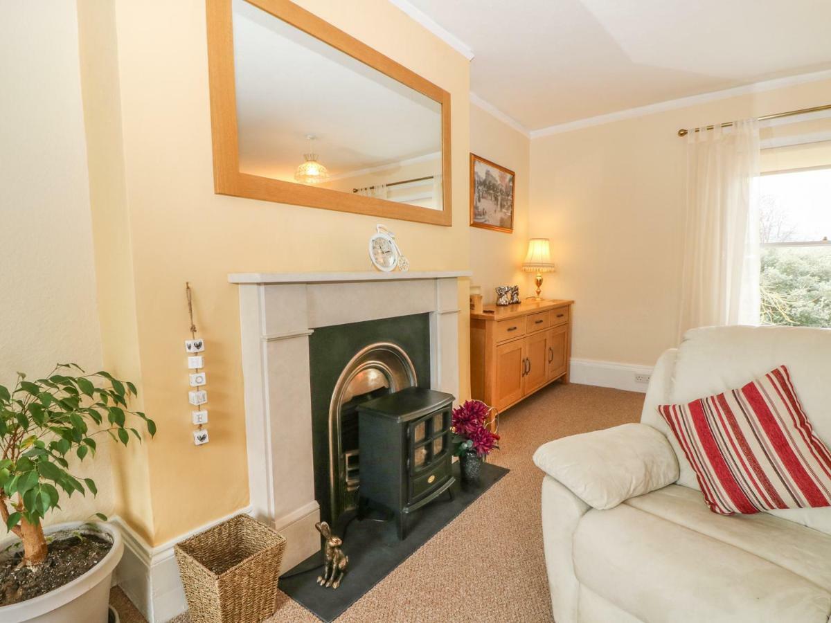 Saltwood Apartment Eastbourne Bagian luar foto
