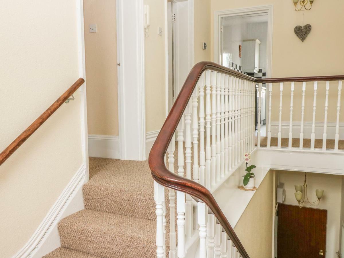 Saltwood Apartment Eastbourne Bagian luar foto