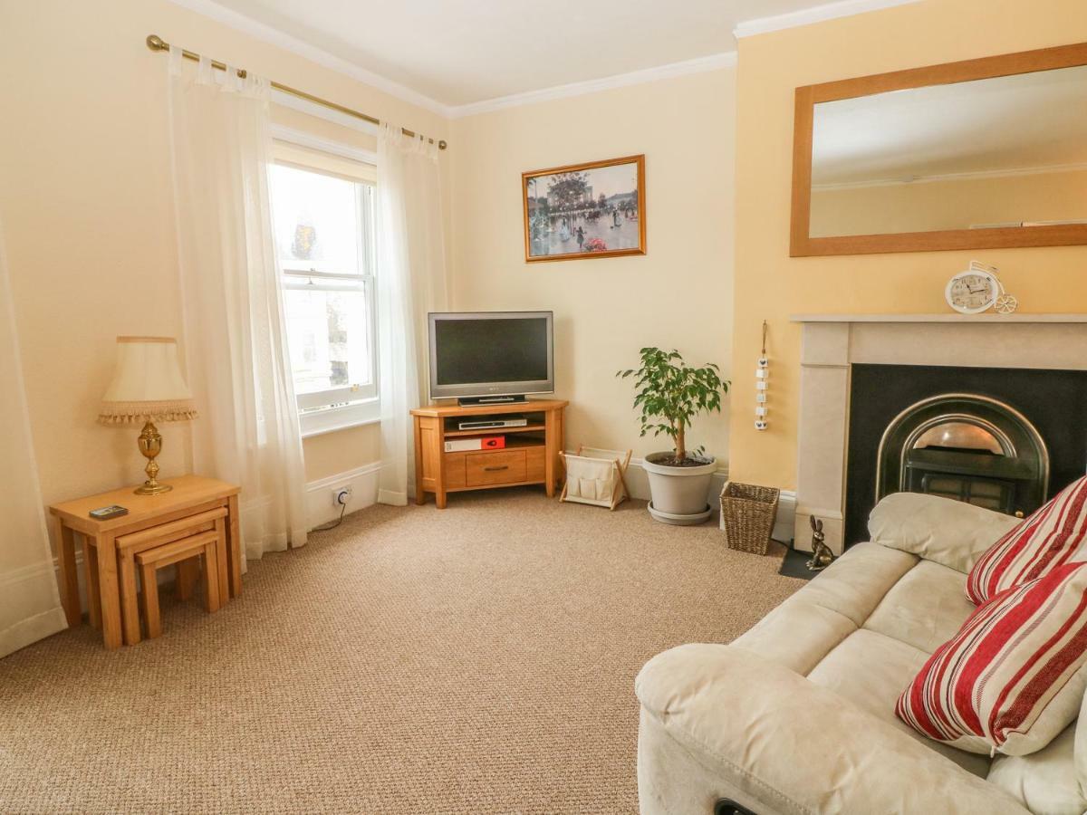 Saltwood Apartment Eastbourne Bagian luar foto