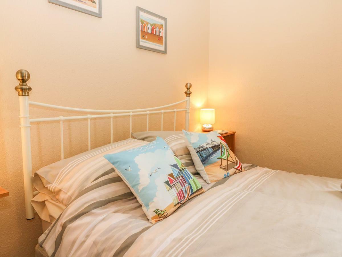 Saltwood Apartment Eastbourne Bagian luar foto