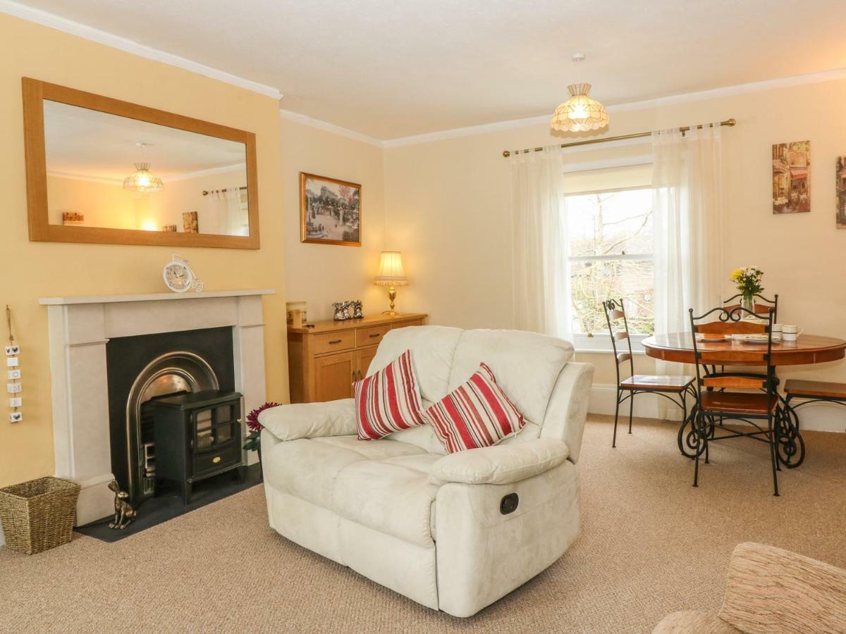Saltwood Apartment Eastbourne Bagian luar foto