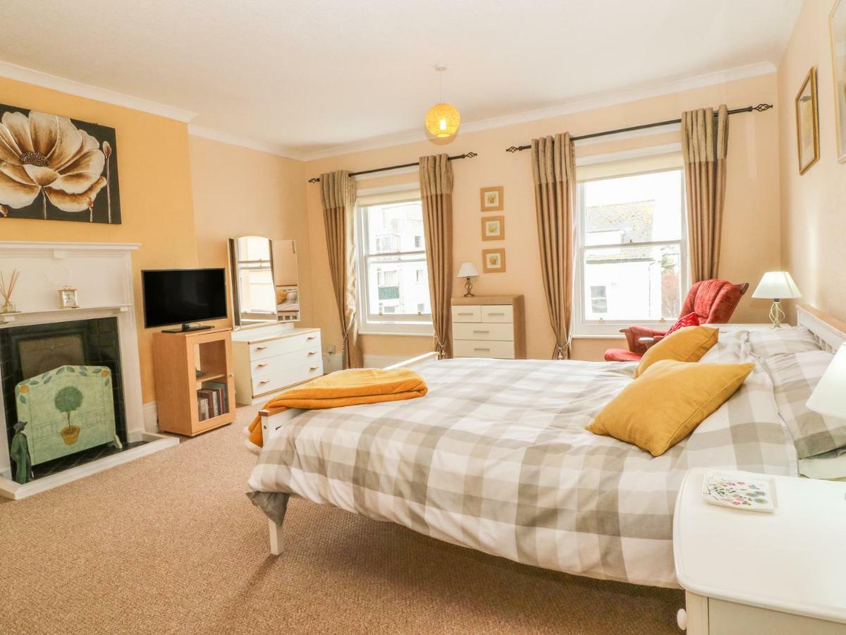 Saltwood Apartment Eastbourne Bagian luar foto