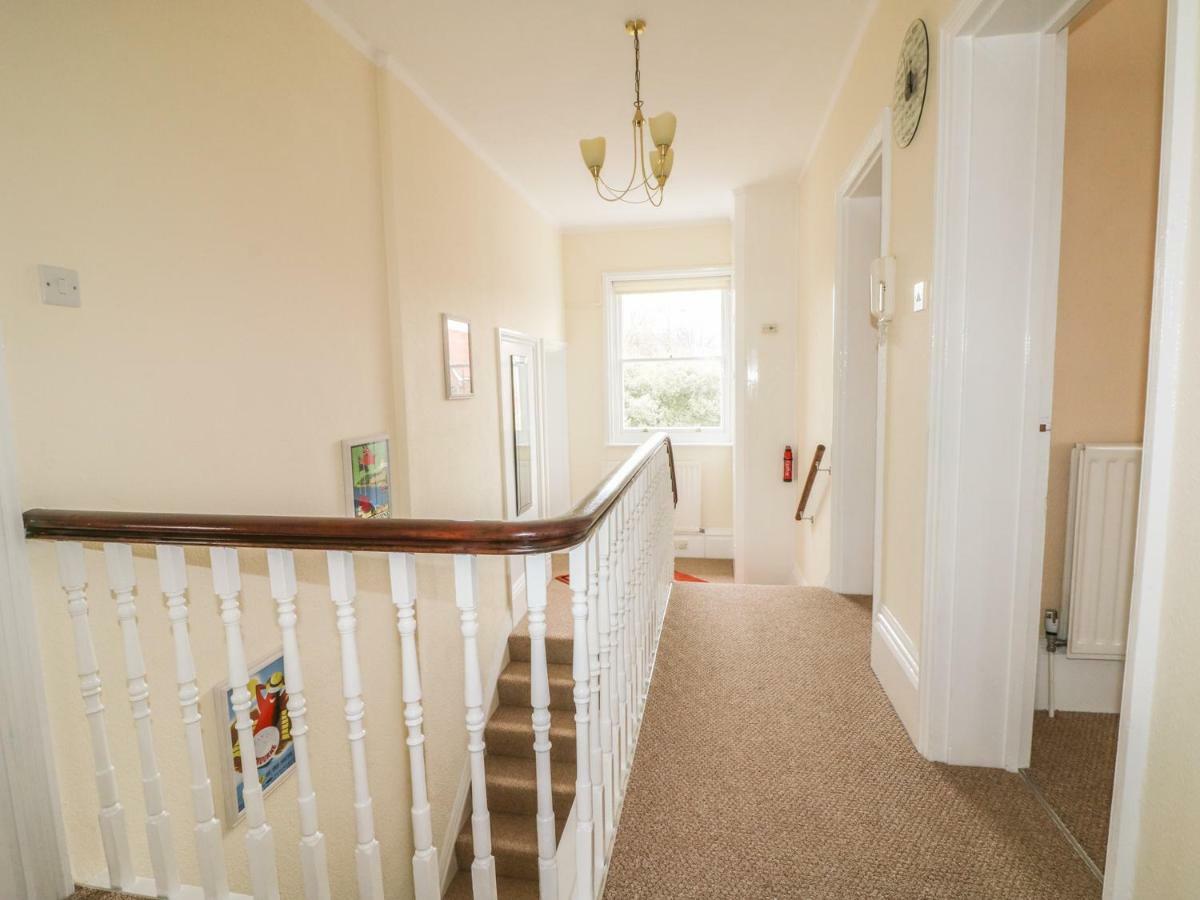 Saltwood Apartment Eastbourne Bagian luar foto