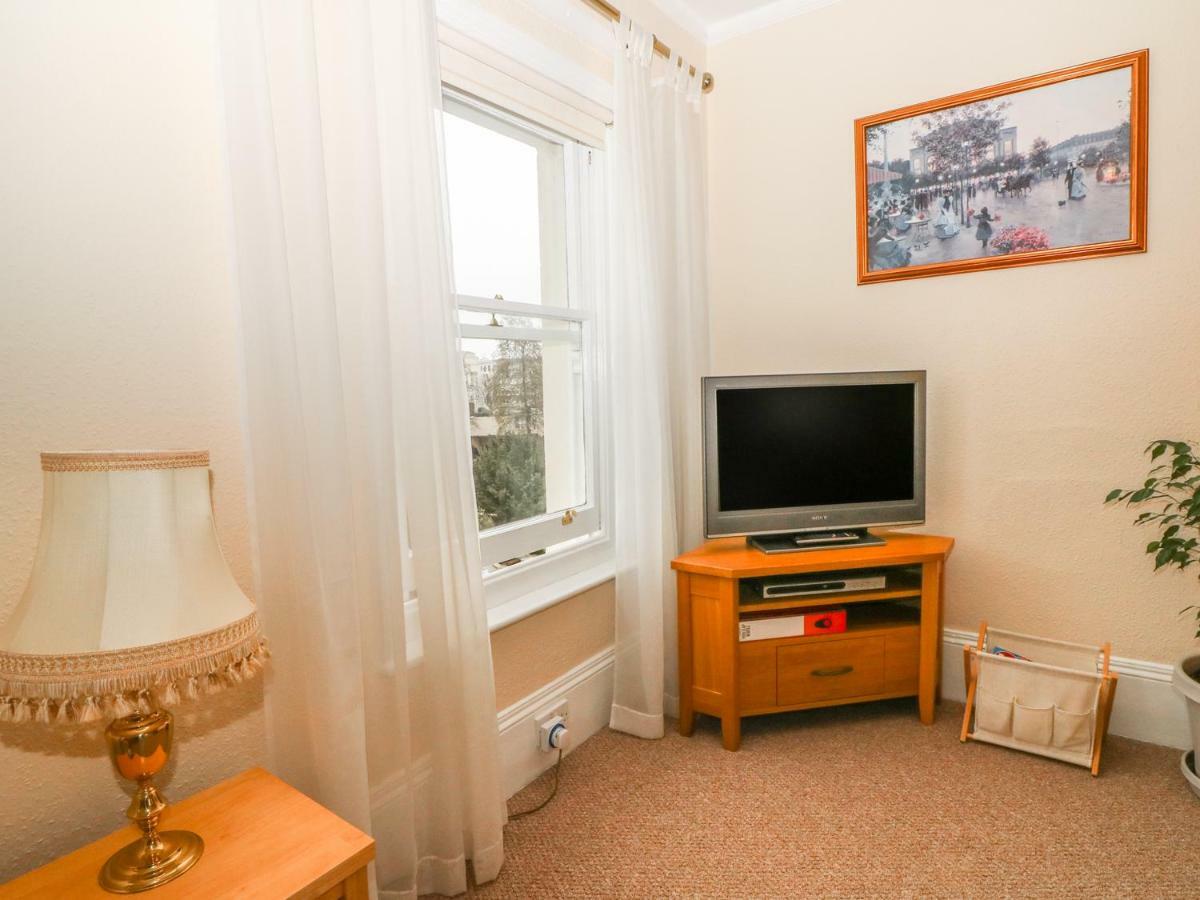 Saltwood Apartment Eastbourne Bagian luar foto