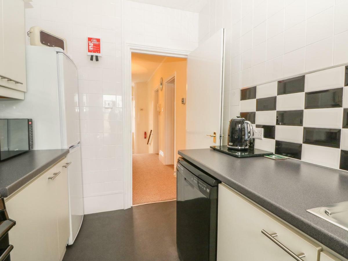 Saltwood Apartment Eastbourne Bagian luar foto